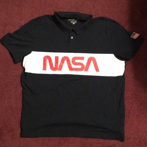 H&M nasa button tee